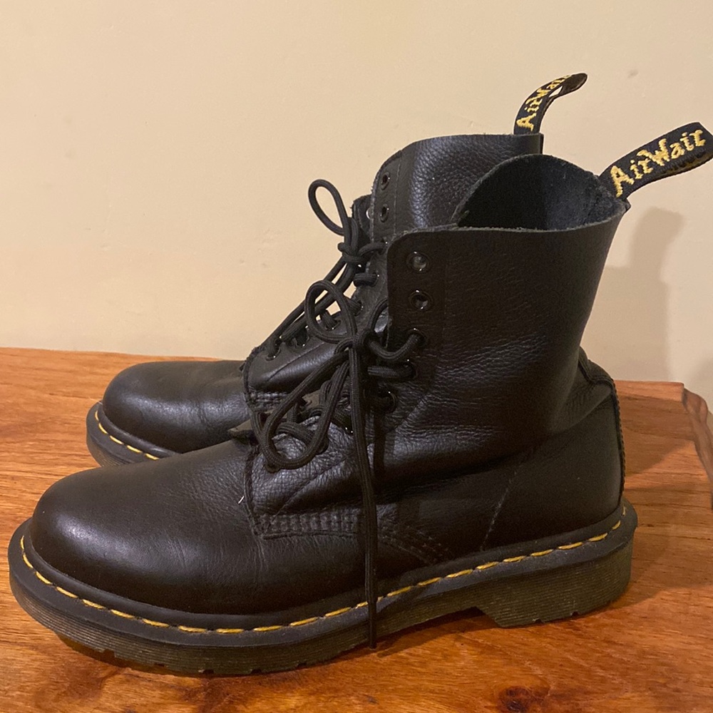 Like new, only worn once. Womens size 8